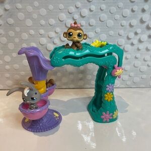 Littlest Pet Shop 🐒🍌 Twirlaround Treehouse playset